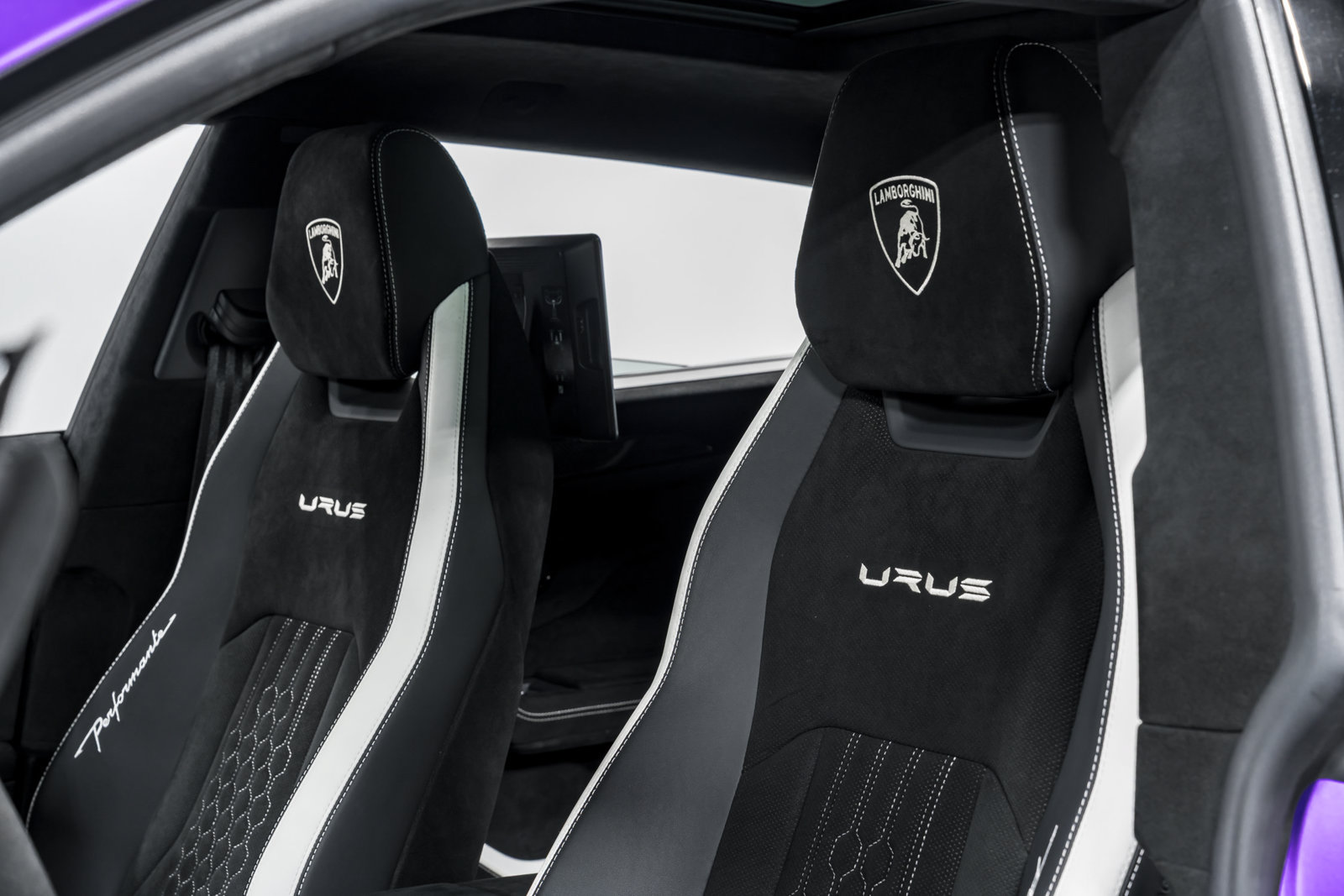 Used 2023 Lamborghini Urus Performante AWD/4WD image 20