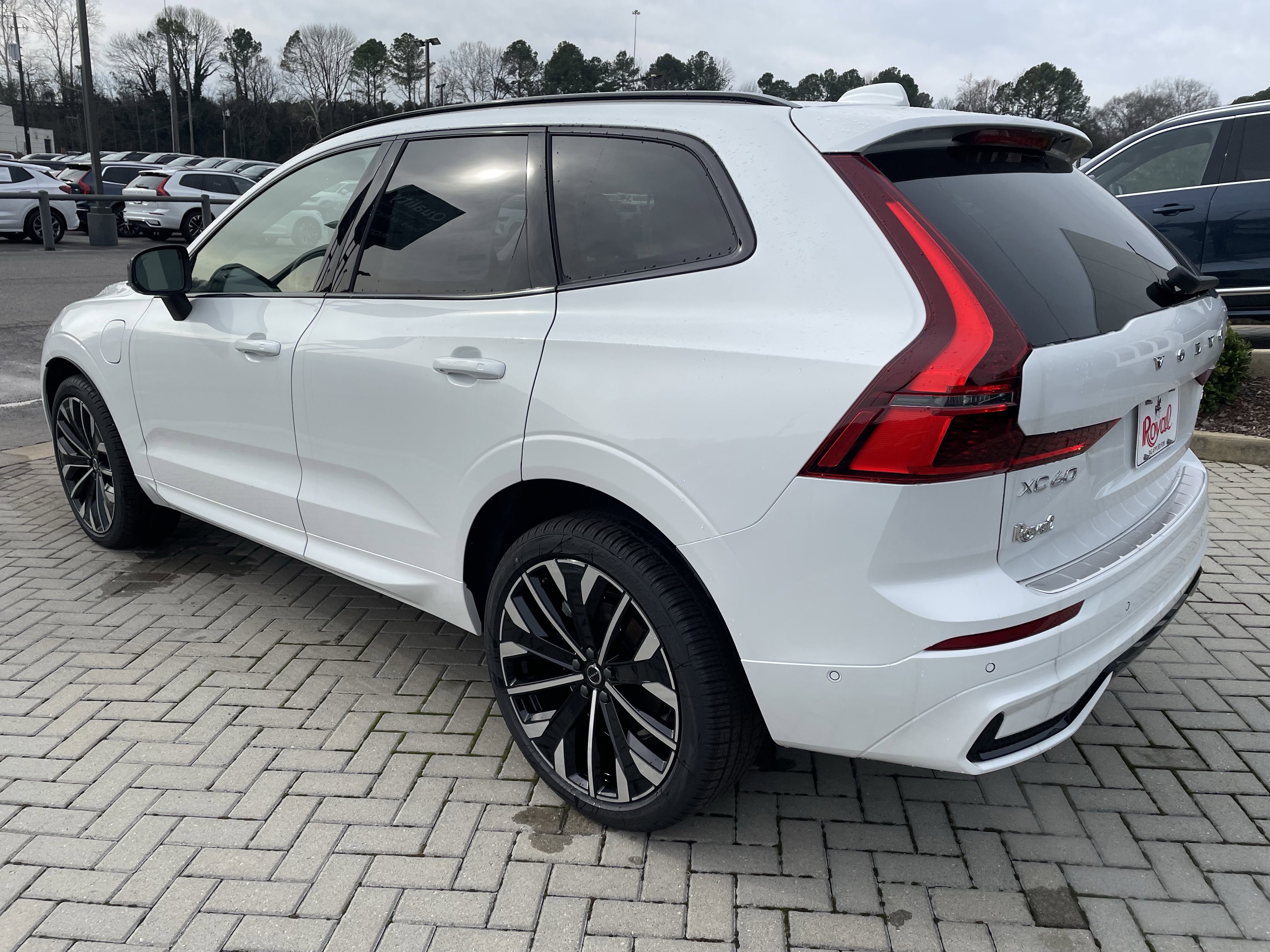 New 2026 Volvo XC60 T8 Ultra w/ Protection Package Premier image 6