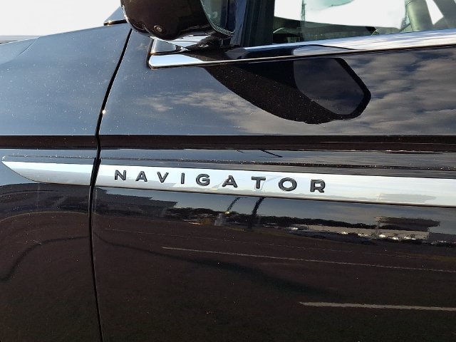 New 2027 Lincoln Navigator Reserve AWD/4WD image 21