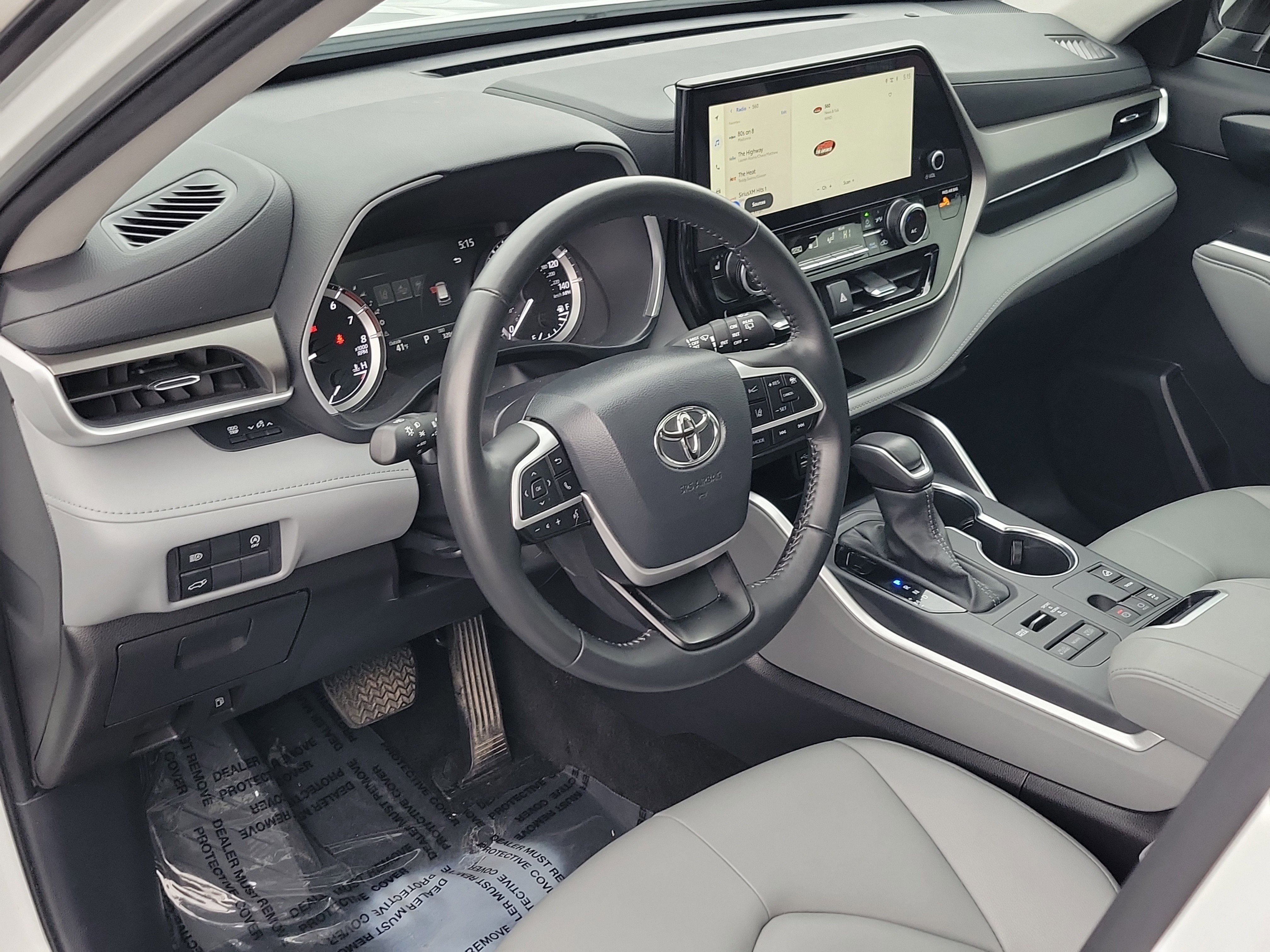 Certified 2025 Toyota Highlander XLE image 19