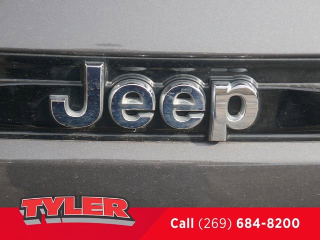 Certified 2022 Jeep Grand Cherokee Limited w/ Luxury Tech Group II AWD/4WD image 15