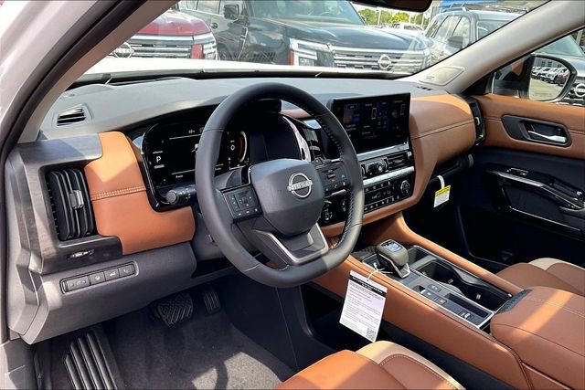 New 2026 Nissan Pathfinder Platinum w/ Cargo Package image 5