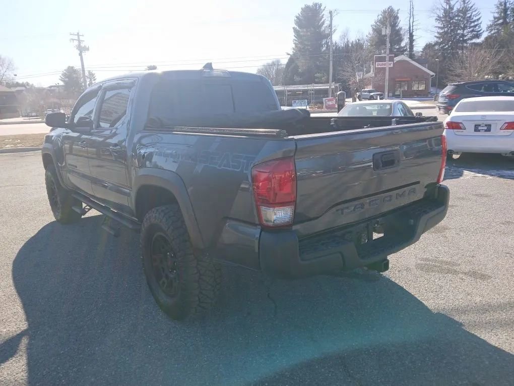 Used 2017 Toyota Tacoma TRD Off-Road w/ Tow Package (A/T) image 7