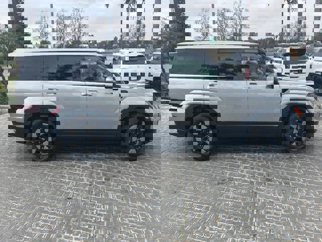 New 2026 Hyundai Santa Fe SE image 5