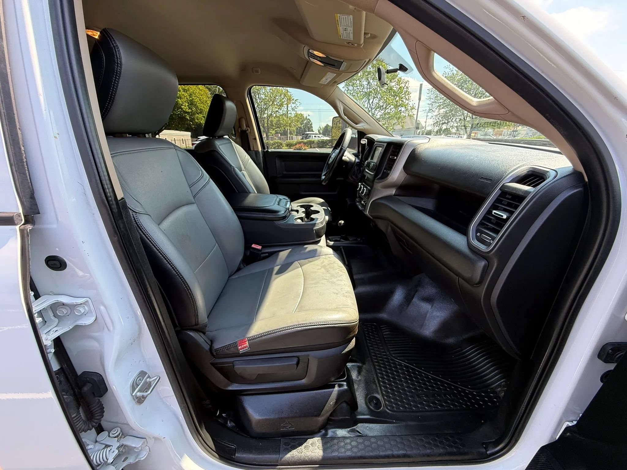 Used 2020 RAM 3500 Tradesman w/ Chrome Appearance Group AWD/4WD image 22