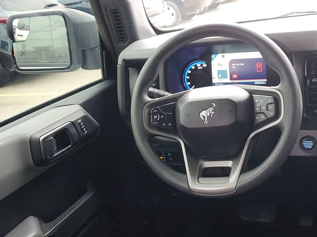 Used 2023 Ford Bronco Base image 23