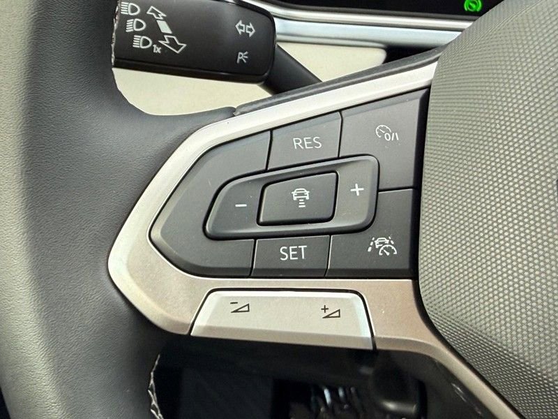 New 2026 Volkswagen Taos SE AWD/4WD image 11