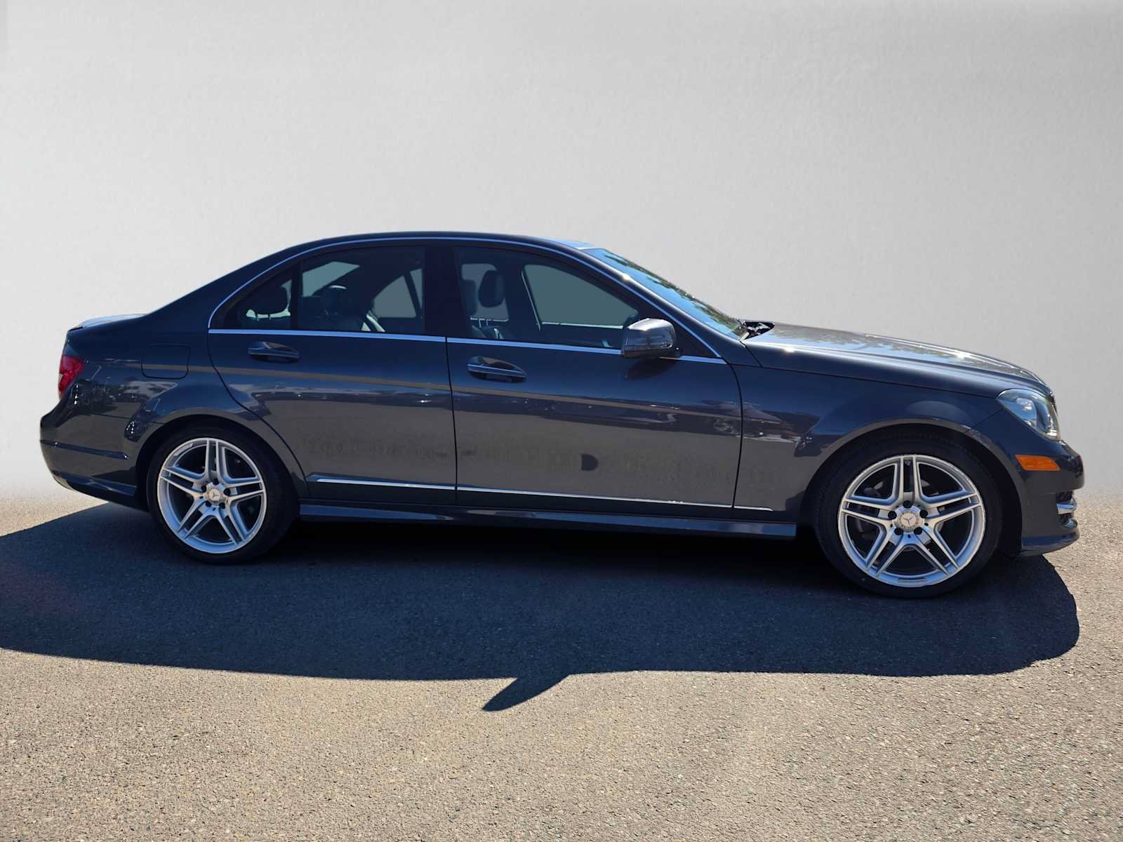 Used 2014 Mercedes-Benz C 250 Sedan image 2