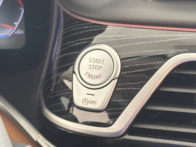 Used 2022 BMW 750i xDrive w/ Executive Package AWD/4WD image 7