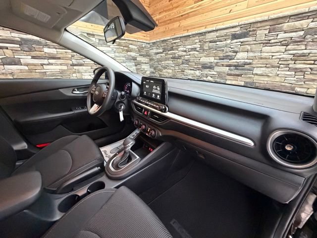 Used 2021 Kia Forte LXS FWD image 15