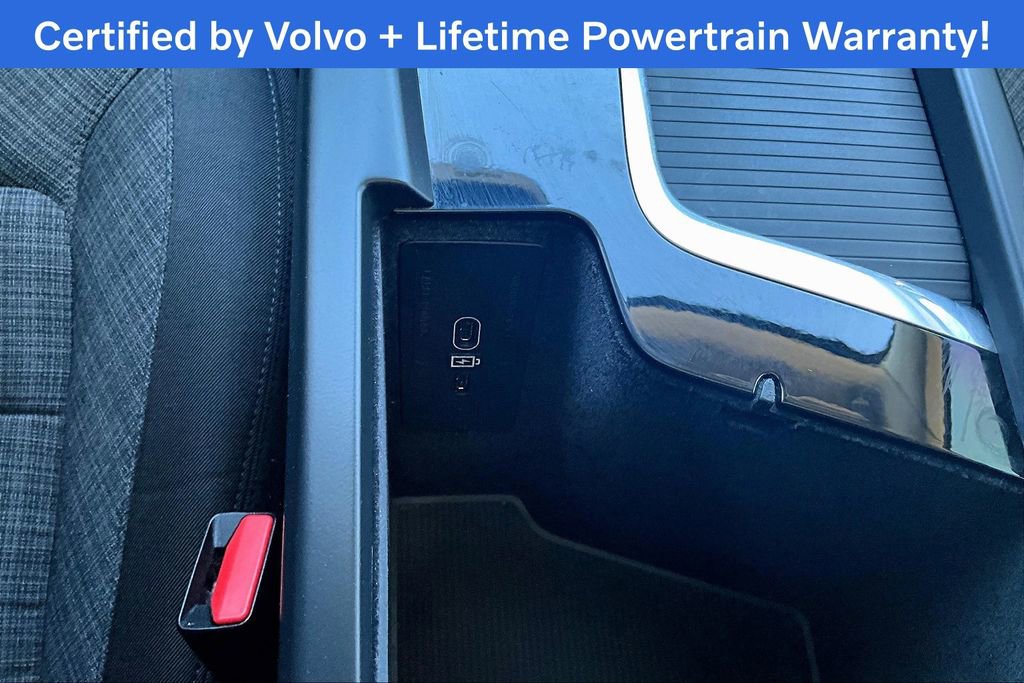 Used 2023 Volvo XC60 B5 Core image 32