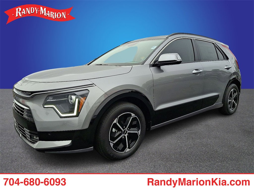 New 2025 Kia Niro SX