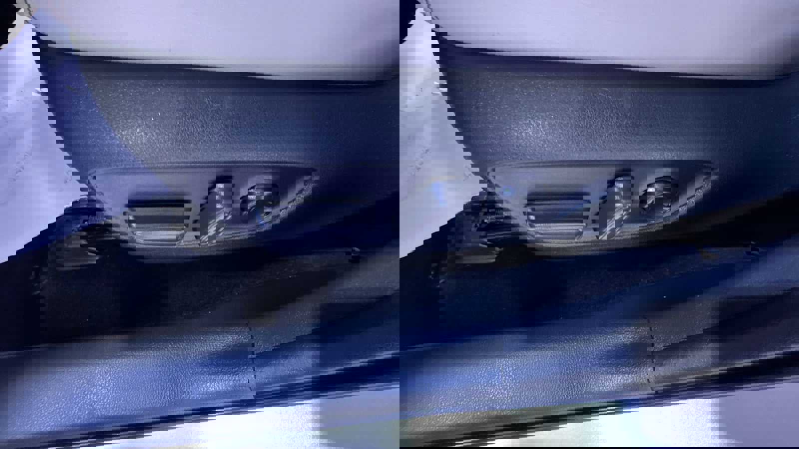 Used 2023 Toyota RAV4 Limited image 13