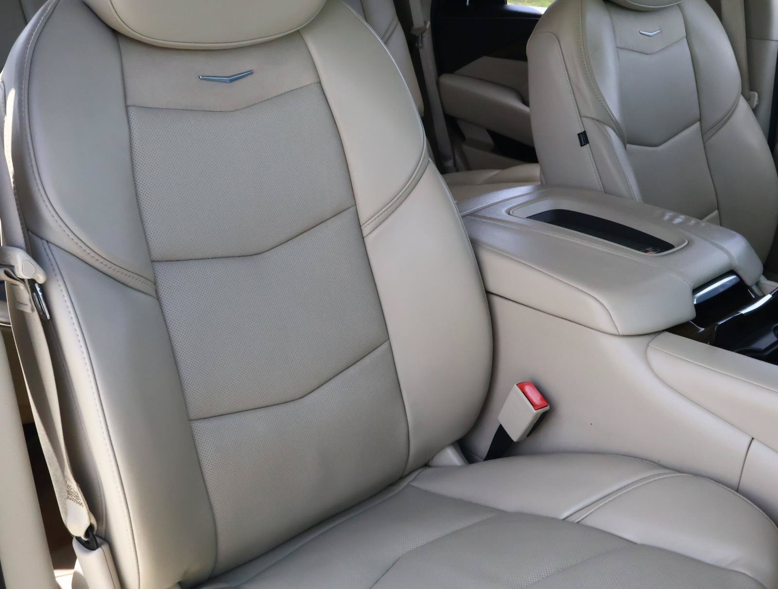 Used 2018 Cadillac Escalade Luxury RWD image 23