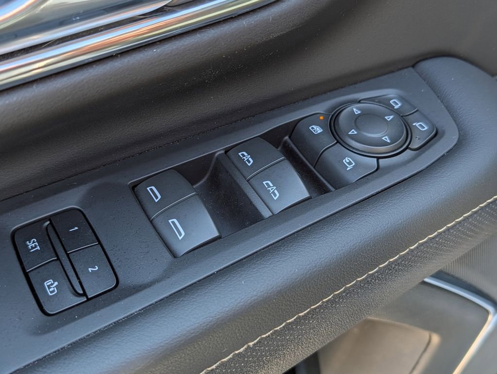 Used 2023 GMC Yukon SLT w/ SLT Premium Package AWD/4WD image 36