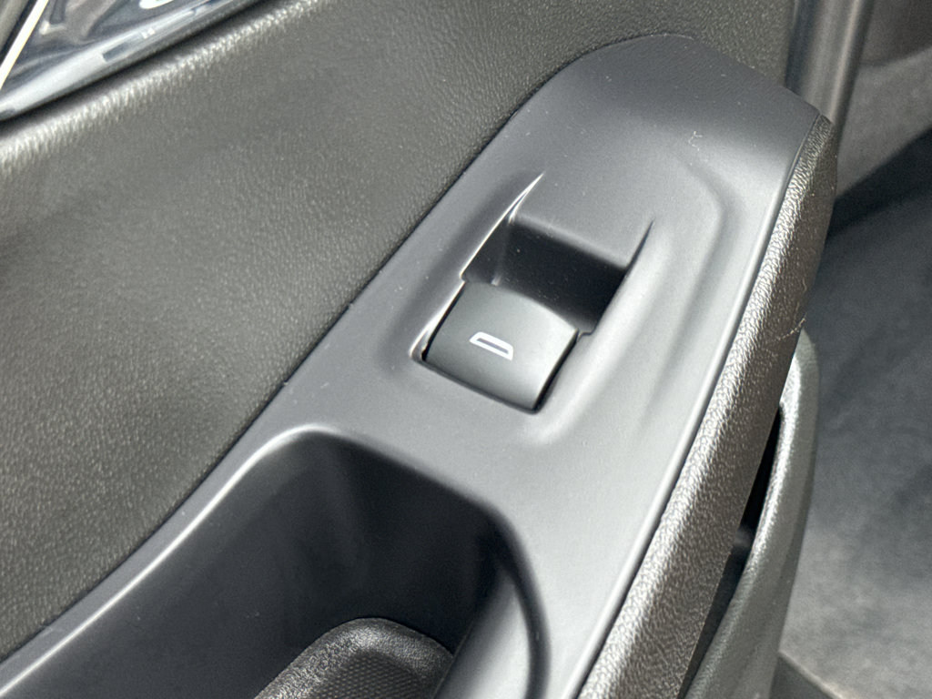 Used 2022 Chevrolet Traverse RS AWD/4WD image 33