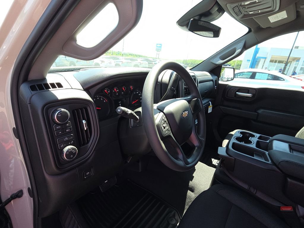 New 2026 Chevrolet Silverado 1500 Custom AWD/4WD image 15