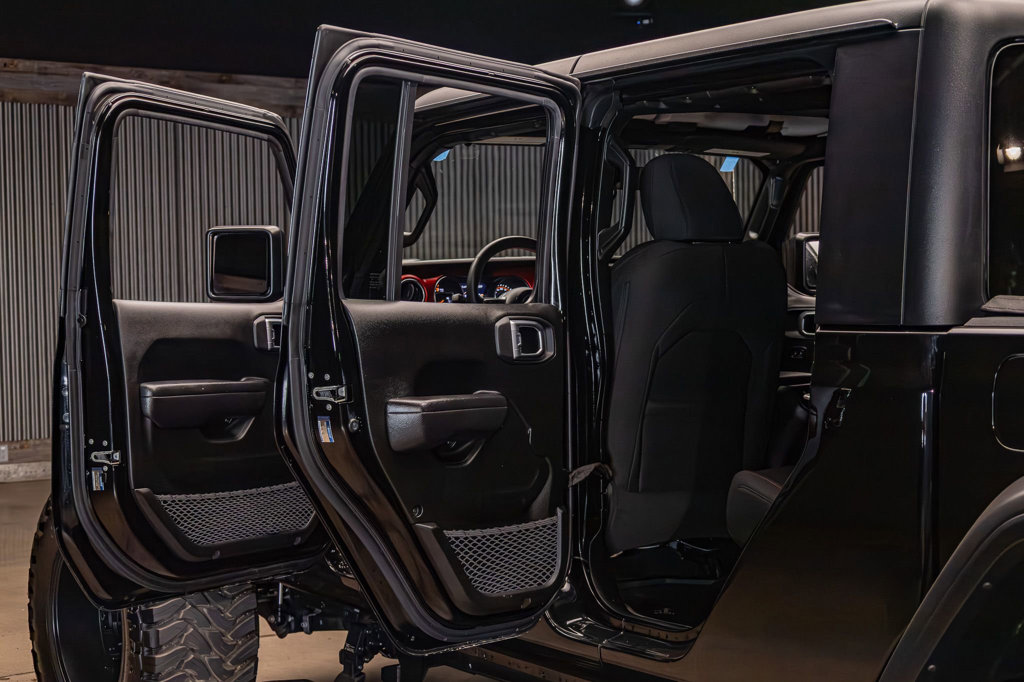 Used 2023 Jeep Gladiator Rubicon w/ LED Lighting Group AWD/4WD image 24