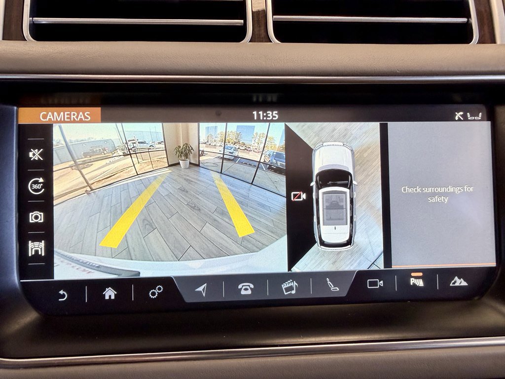 Used 2017 Land Rover Range Rover HSE image 11