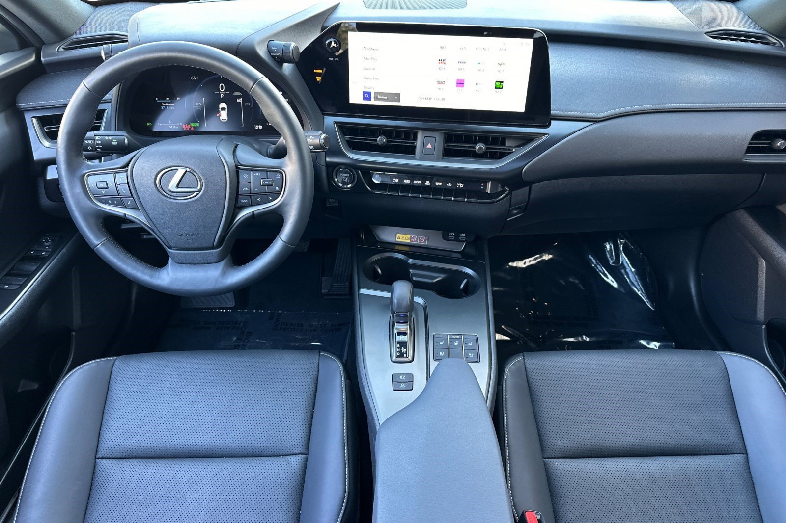 Used 2025 Lexus UX 300h FWD w/ Accessory Package (Z2) image 17