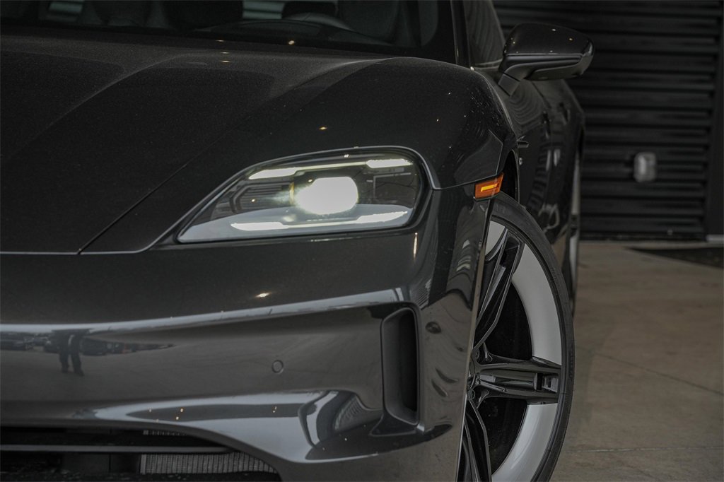 Used 2025 Porsche Taycan 4S image 6