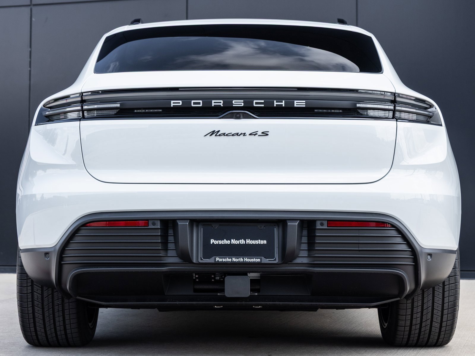 Used 2025 Porsche Macan 4S Electric image 10