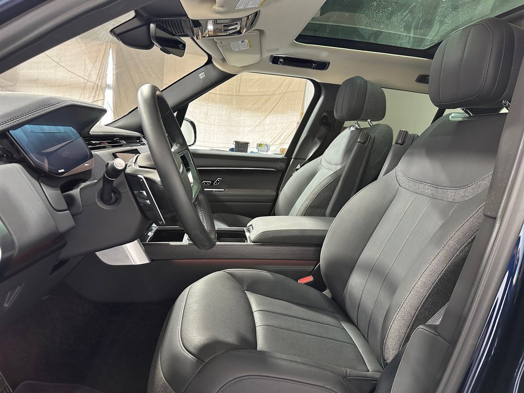 Used 2023 Land Rover Range Rover SE image 16
