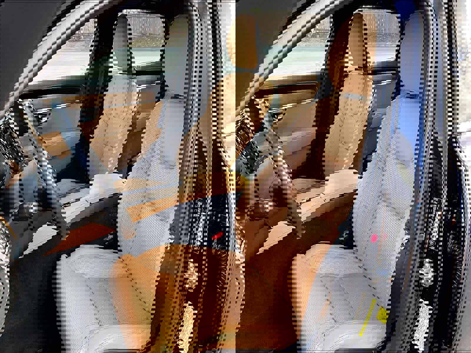 Used 2017 Volvo S90 T6 Inscription w/ Vision Package image 28