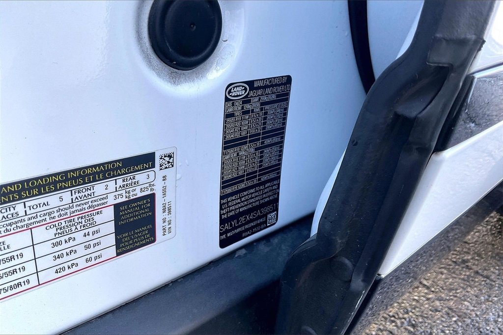 Used 2025 Land Rover Range Rover Velar Dynamic SE image 35
