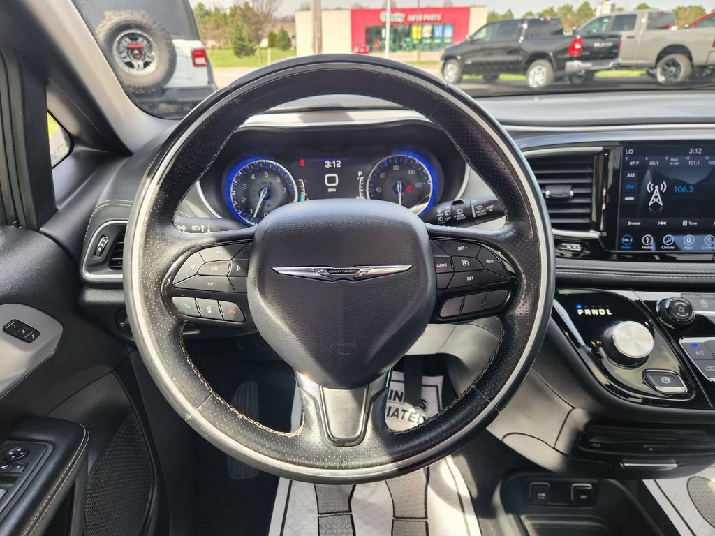 Used 2018 Chrysler Pacifica Limited w/ S Appearance Package image 20