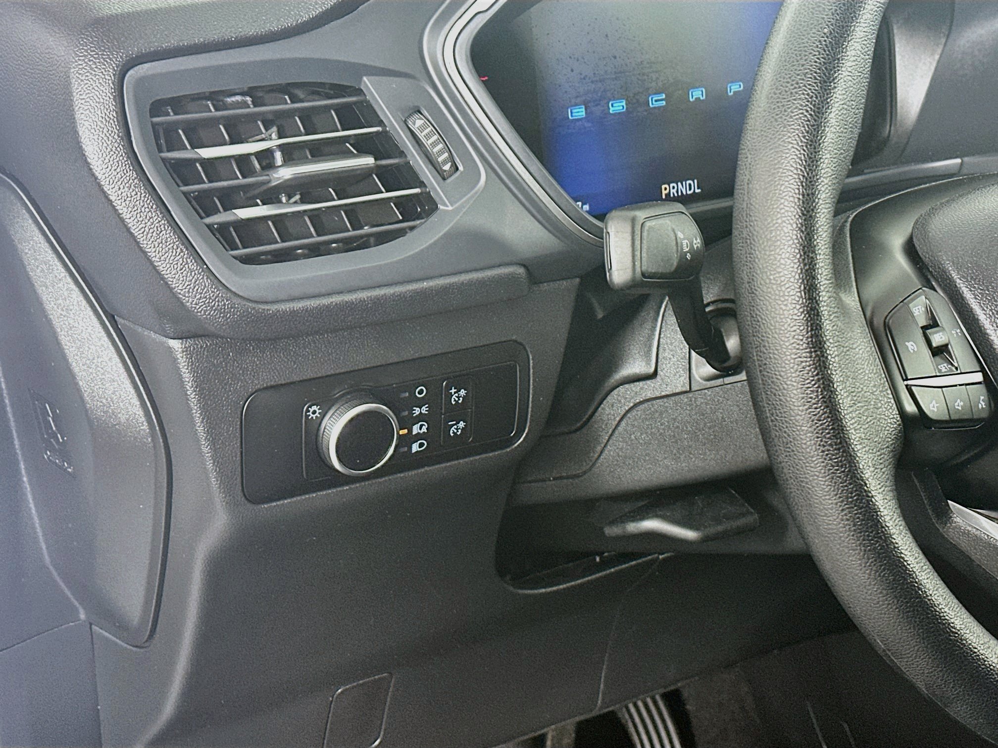 Used 2025 Ford Escape Active AWD/4WD image 17