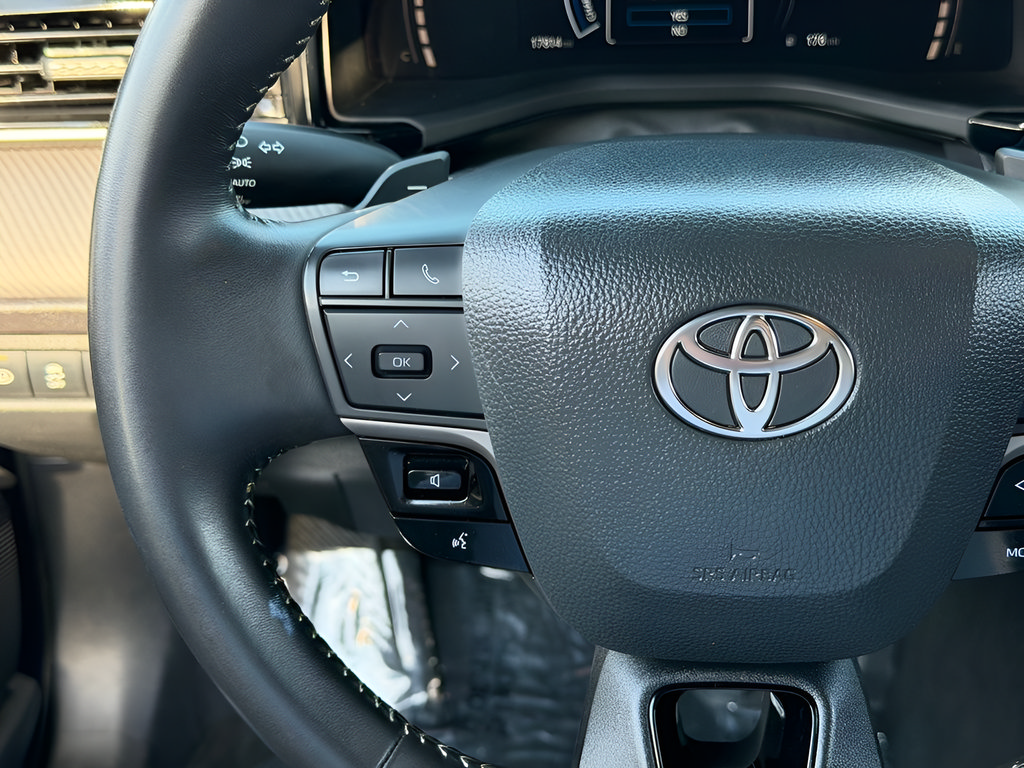 Used 2026 Toyota Camry SE FWD image 50