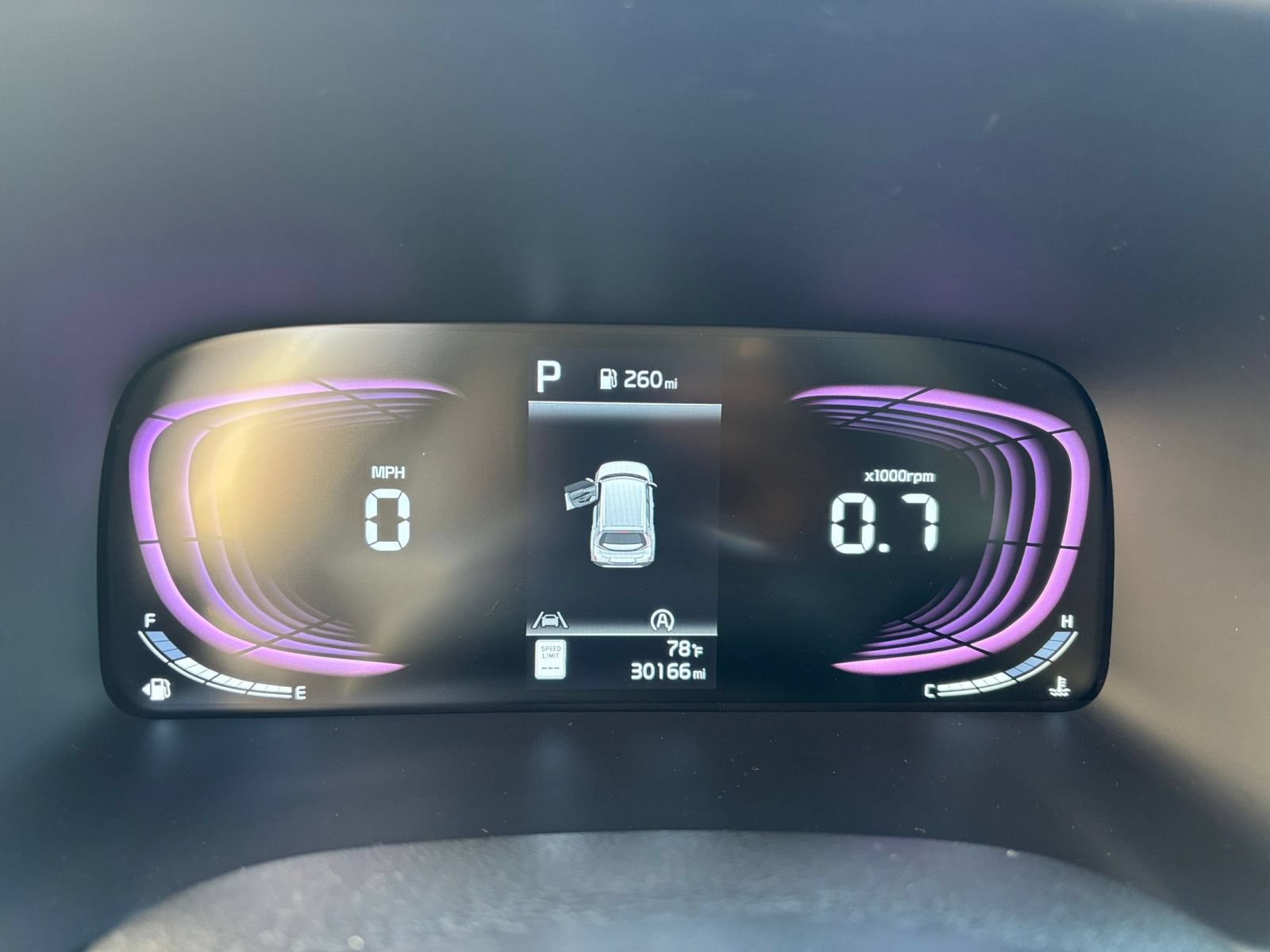 Used 2025 Kia Soul LX w/ LX Technology Package FWD image 33