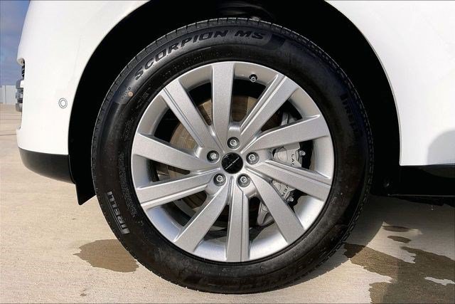 New 2026 Land Rover Range Rover SE AWD/4WD image 13