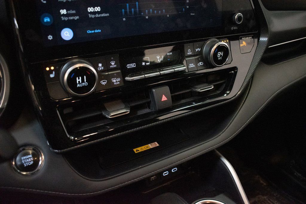 Used 2023 Toyota Highlander XSE image 17