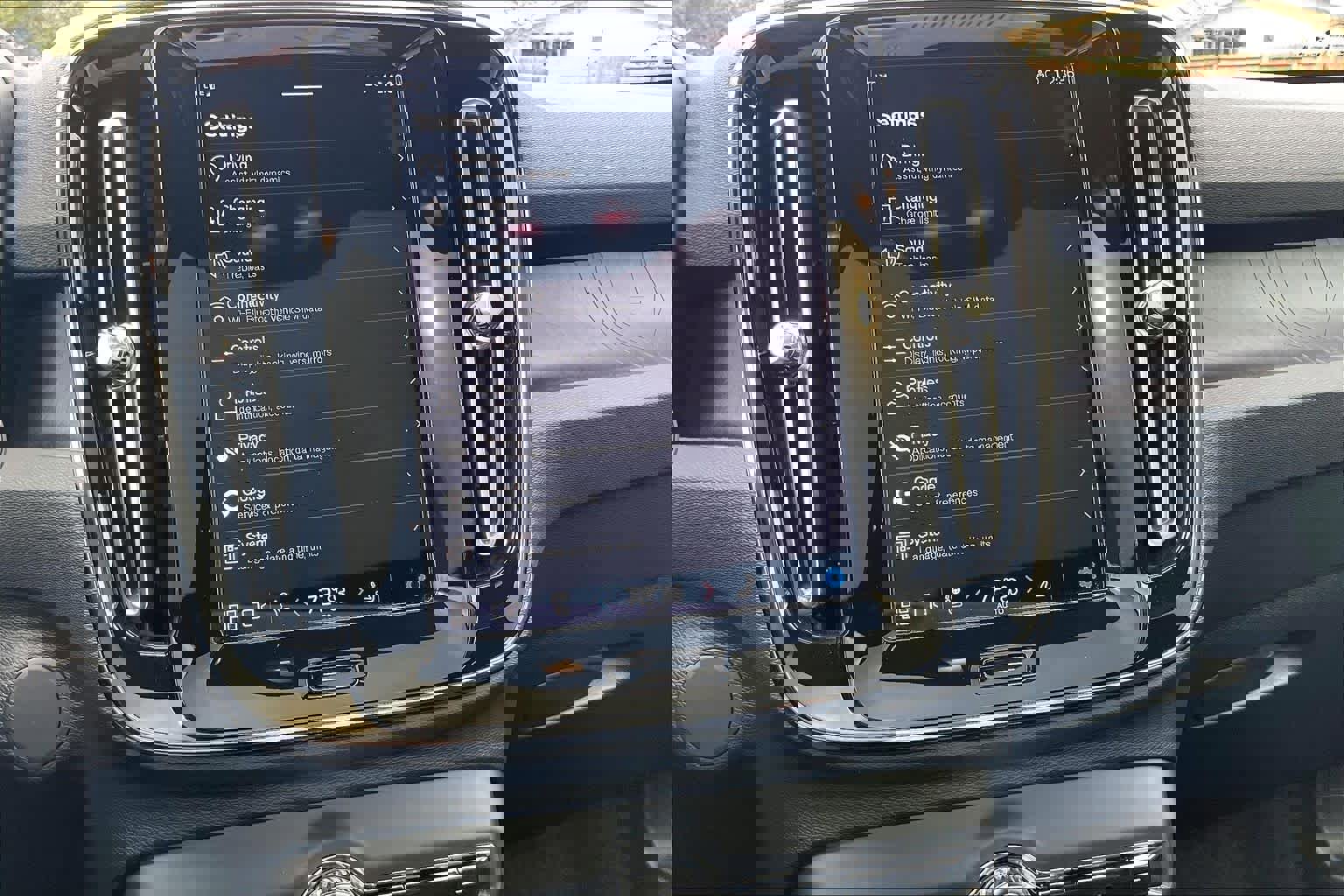 Used 2023 Volvo C40 P8 Recharge Plus w/ Climate Package image 39