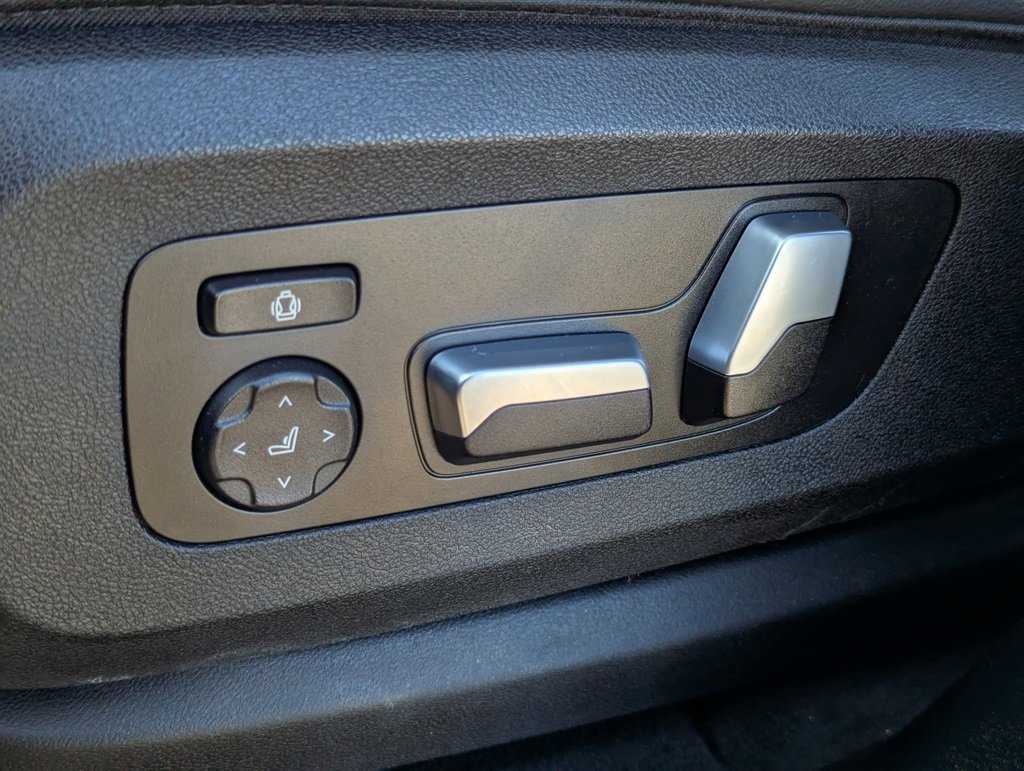 Used 2020 BMW X7 xDrive40i w/ Cold Weather Package image 30