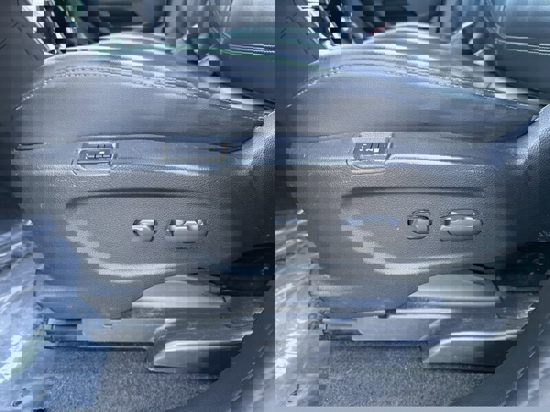 Used 2018 Buick Encore Essence AWD/4WD image 45