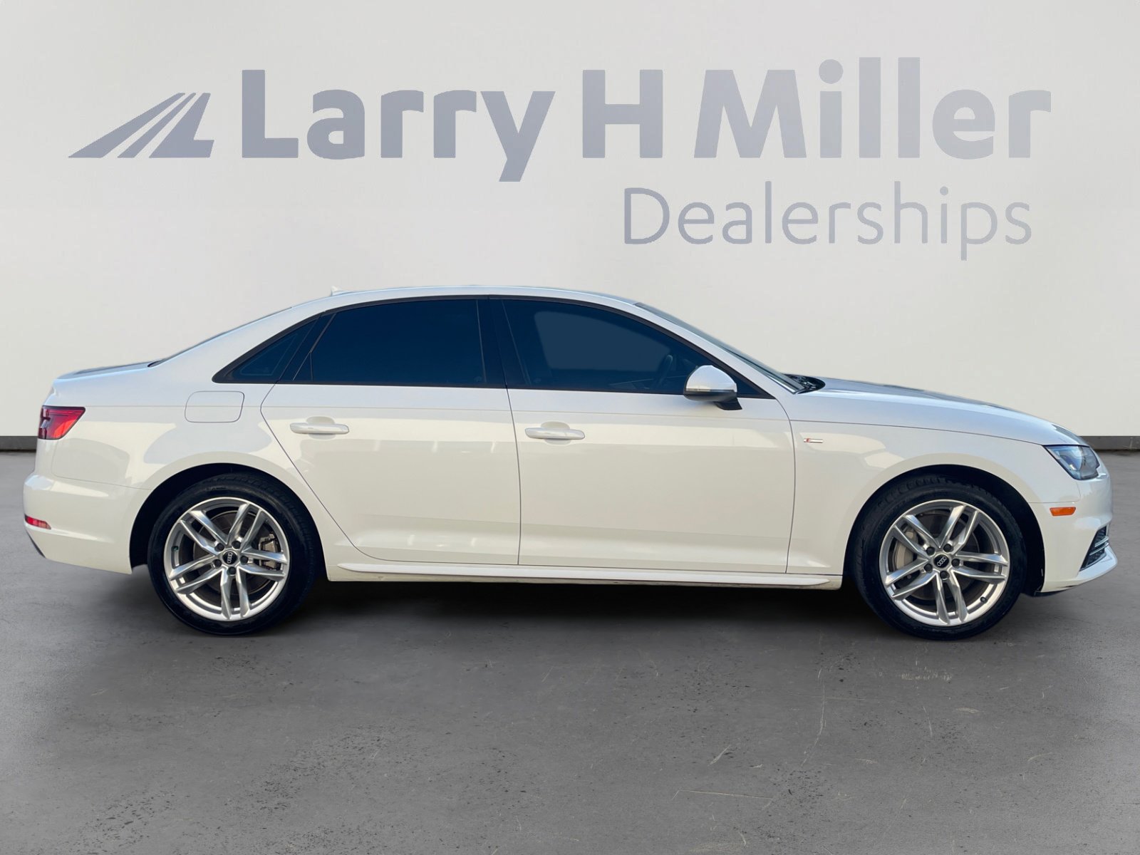 Used 2017 Audi A4 2.0T Premium w/ Convenience Package image 6