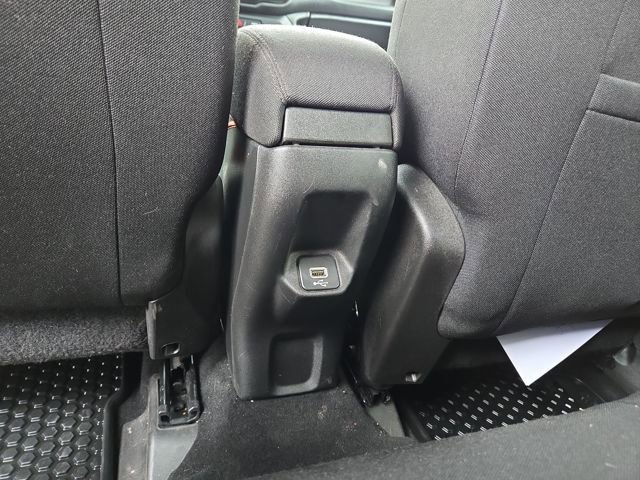 Used 2018 Jeep Renegade Latitude w/ Cold Weather Group image 31