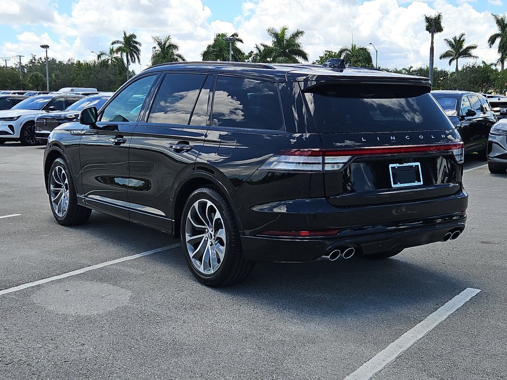 New 2025 Lincoln Aviator 2WD w/ Jet Appearance Package image 4