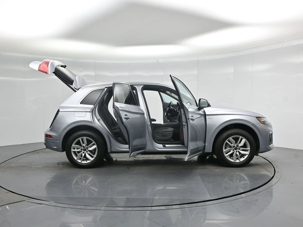 Used 2023 Audi Q5 2.0T Premium w/ Convenience Package image 5