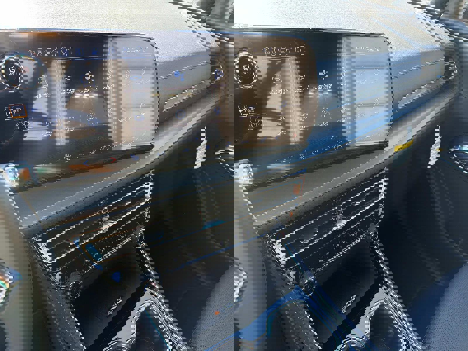 New 2026 Chevrolet Traverse LT image 8