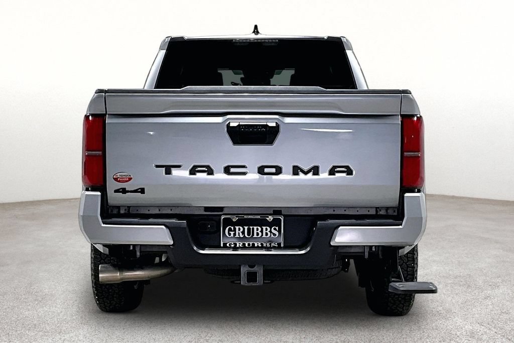Used 2025 Toyota Tacoma SR5 AWD/4WD image 5