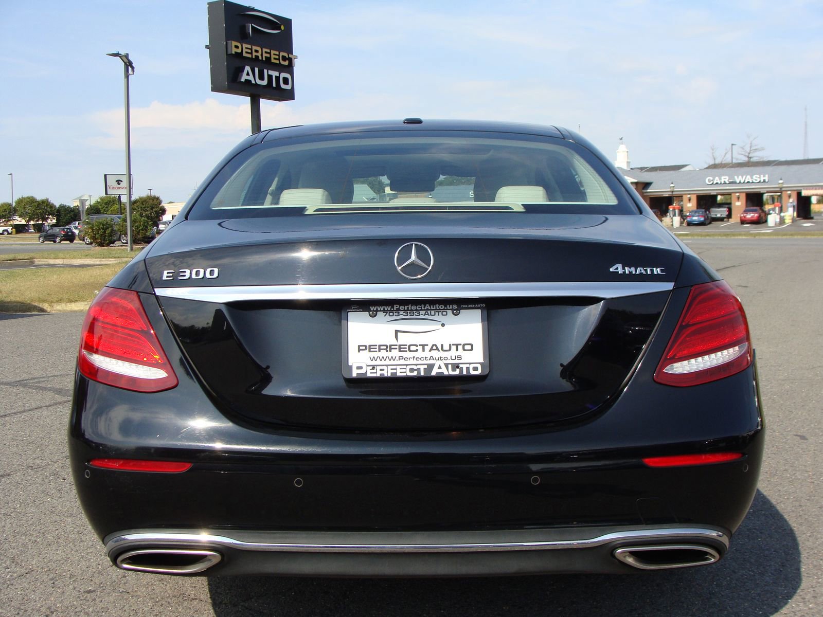 Used 2018 Mercedes-Benz E 300 4MATIC image 5