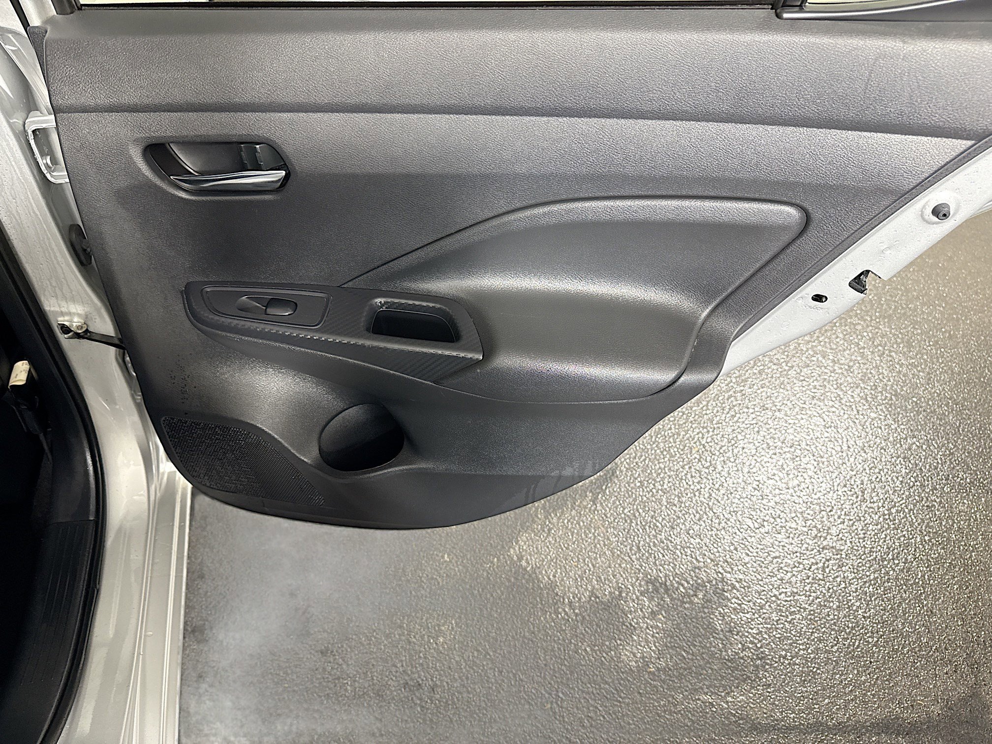 Used 2024 Nissan Versa SV w/ Trunk Package image 28