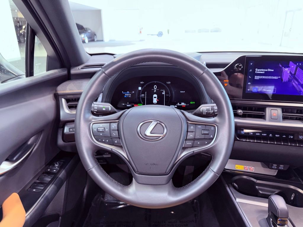 Certified 2025 Lexus UX 300h 300h DIGITAL KEY/CARPLAY/UNLIM image 18