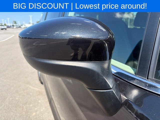 Used 2022 Chrysler Voyager LX FWD image 7
