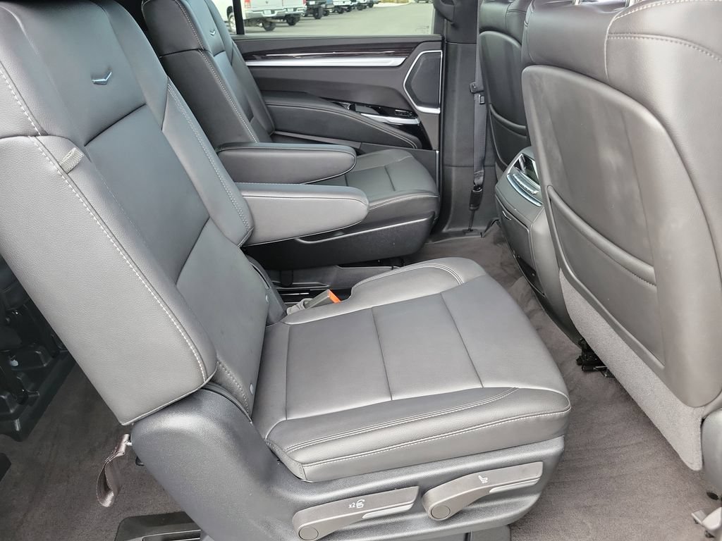 Used 2025 Cadillac Escalade ESV Luxury RWD image 22