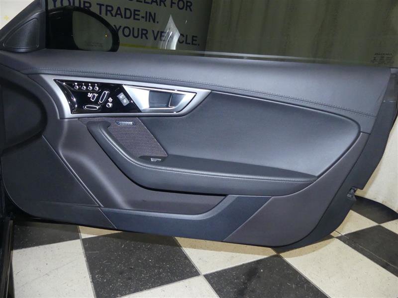 Used 2017 Jaguar F-TYPE R image 27